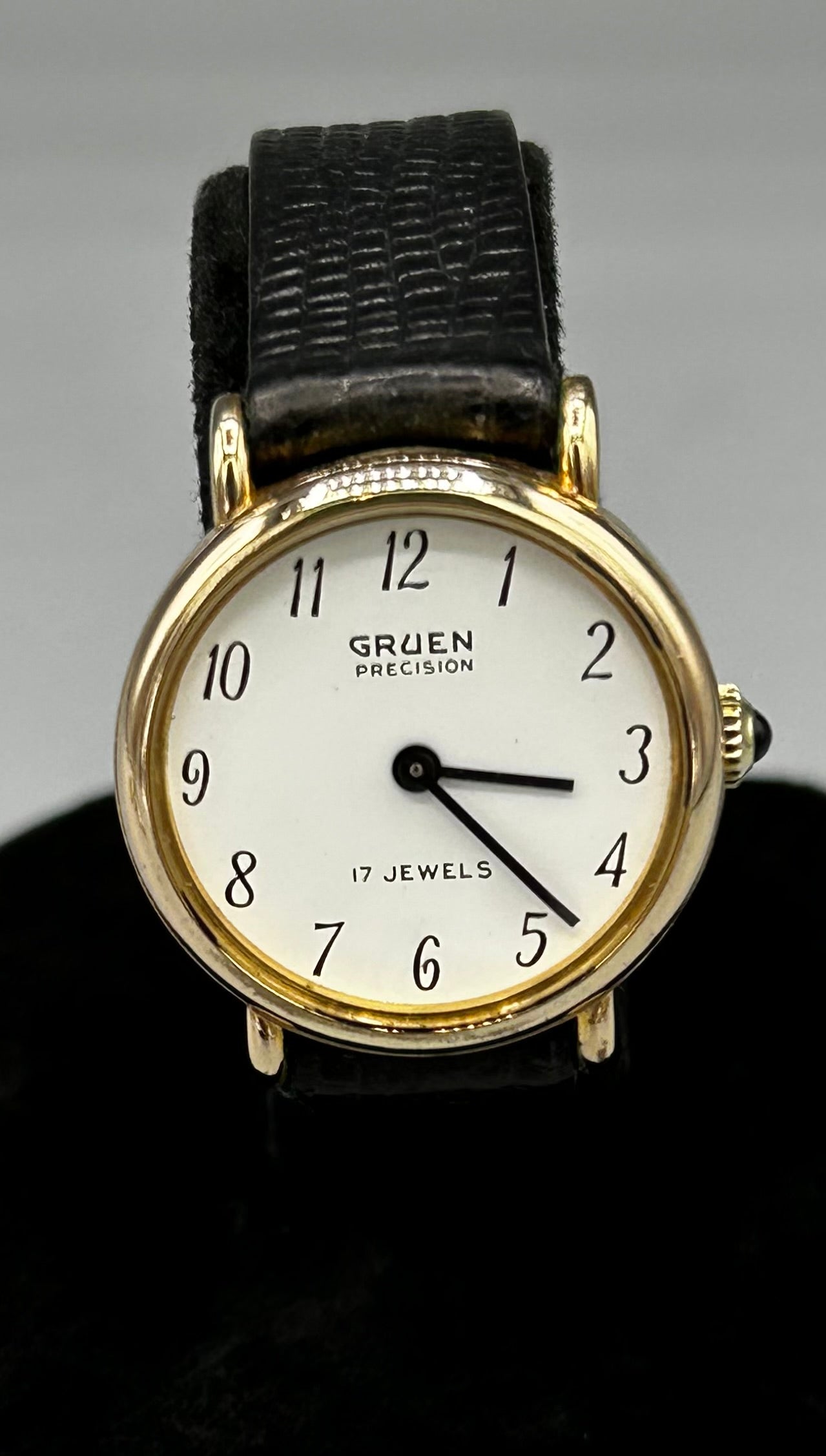 Vintage Ladies Gruen Precision 17 Jewel Watch, Saphire stem, Runs great!